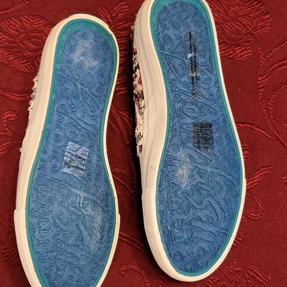 Blowfish distressed floral denim shoes - Picture 8 of 9